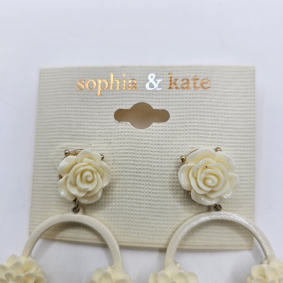 ⭐️40% Off⭐️ Sophia & Kate Earrings - Picture 3 of 3